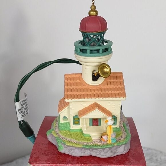 Vintage Hallmark FlashingLight Lighthouse Ornament - Picture 2 of 8